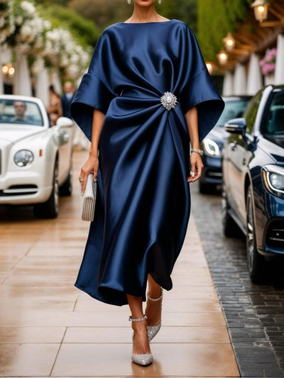 Tora™ | Long dress in luxurious sparkling satin